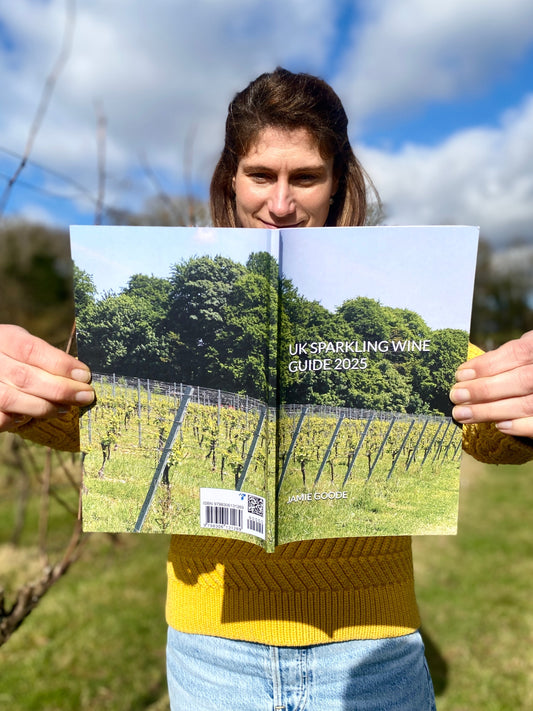 UK Sparkling Wine Guide 2025
